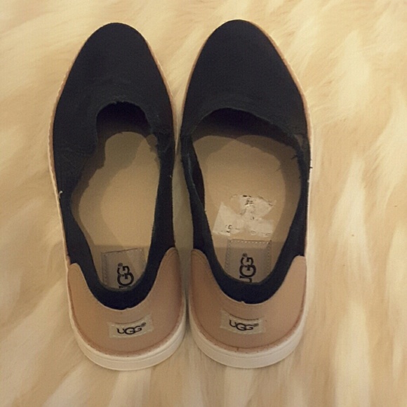 Ugg  slip  on  sneakers - Picture 3 of 8